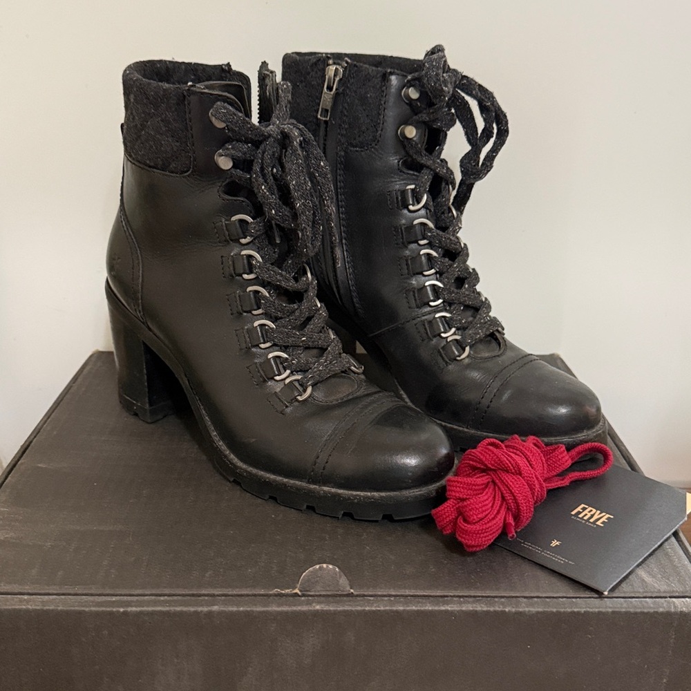 Frye Black Leather Heeled Boots, size 9M, excellent preowned condition
